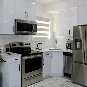  Apartment Award Winning Boho Paradise Sunlit Modern Canada